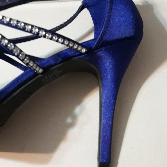 I'm  selling on behalf of my friend - Picture 7 of 8